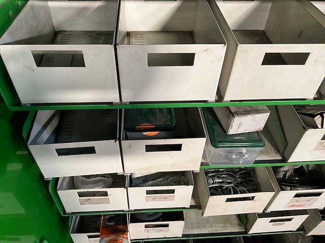 Divers werkplaatsmeubilair (3x) - afbeelding 2 van  14