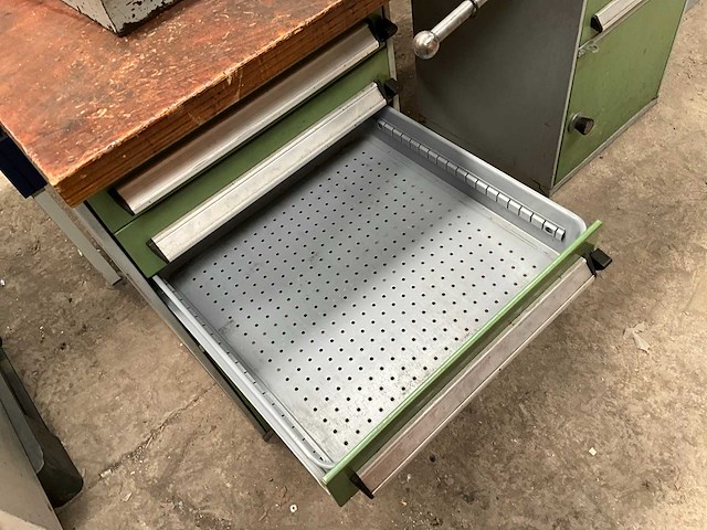 Divers werkplaatsmeubilair - afbeelding 8 van  9