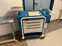 Divers ziekenhuismeubilair (2x) - afbeelding 1 van  8