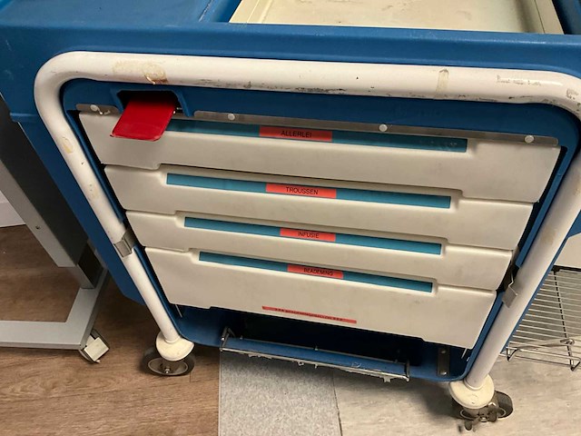 Divers ziekenhuismeubilair (2x) - afbeelding 4 van  8