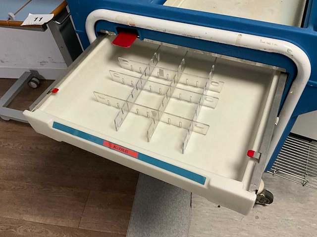 Divers ziekenhuismeubilair (2x) - afbeelding 5 van  8