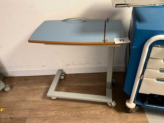 Divers ziekenhuismeubilair (2x) - afbeelding 8 van  8