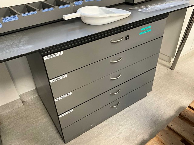 Divers ziekenhuismeubilair (3x) - afbeelding 3 van  9