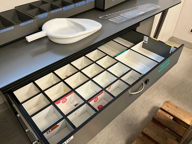 Divers ziekenhuismeubilair (3x) - afbeelding 6 van  9