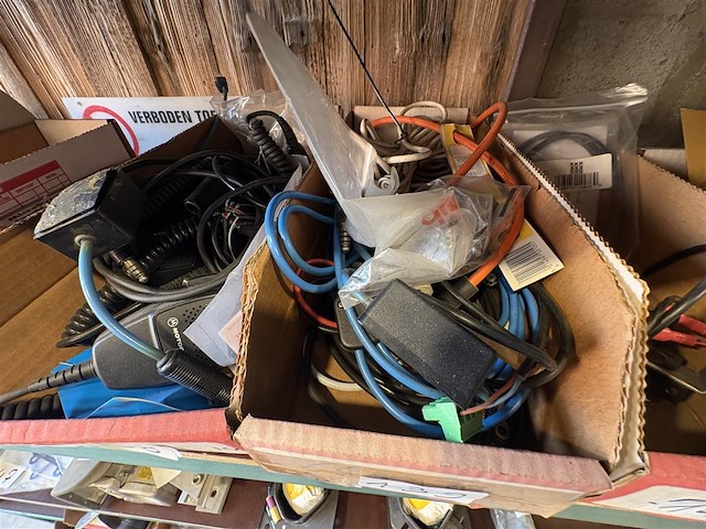 Divers - afbeelding 1 van  2