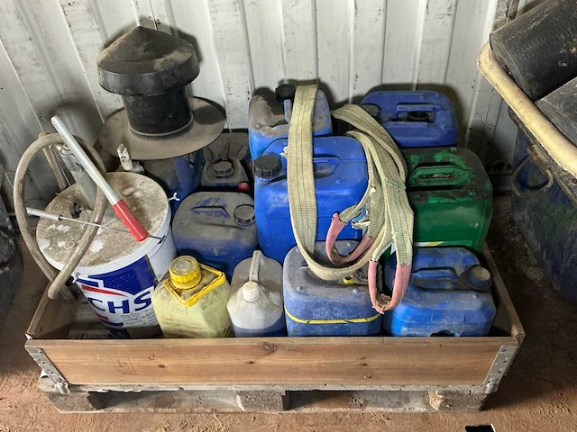 Diverse 200l mortelkuipen (5x) - afbeelding 1 van  3