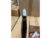 Diverse 3 x zwaar breekijzer 150 cm x 28mm, 400 zwarte tie ribs 4,8x370 mm, 400 witte tie ribs 4,8x370 mm, 2 x flex komborstel, 10 x all purpose zaagblad hout 210mm, auto speciaal gereedschap