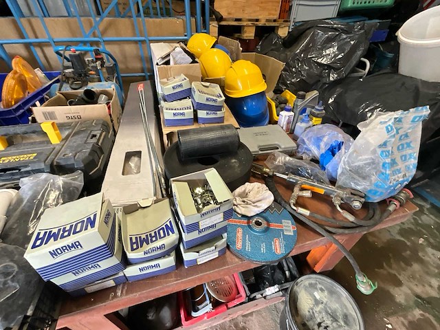 Diverse aannemersmateriaal - afbeelding 14 van  18