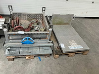 Diverse aannemersmateriaal - afbeelding 1 van  8