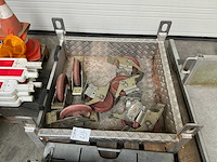 Diverse aannemersmateriaal - afbeelding 5 van  8