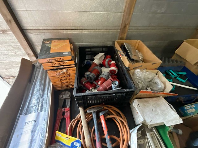 Diverse aannemersmateriaal - afbeelding 4 van  19
