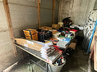 Diverse aannemersmateriaal - afbeelding 1 van  19