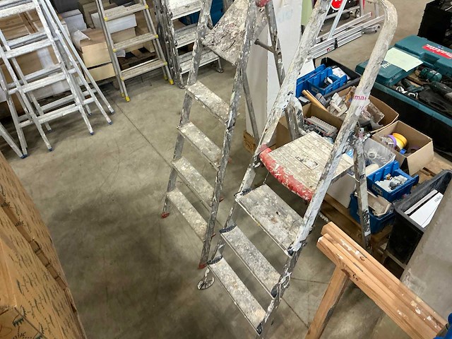 Diverse aannemersmaterialen - afbeelding 5 van  5