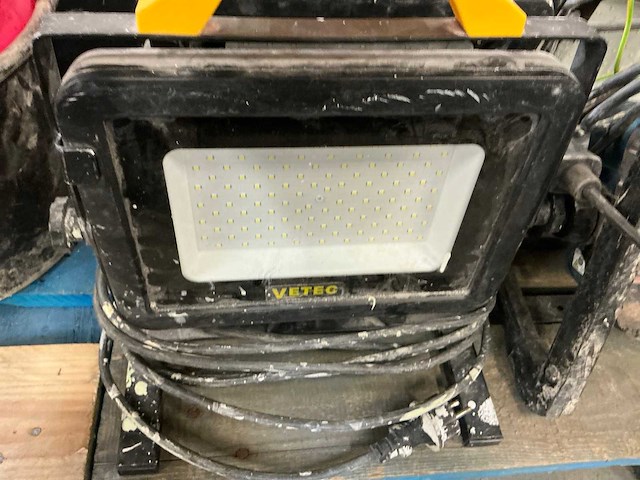 Diverse aannemersmaterialen - afbeelding 3 van  7