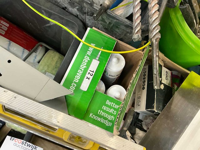 Diverse aannemersmaterialen - afbeelding 6 van  8