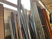 Diverse aannemersmaterialen - afbeelding 1 van  7