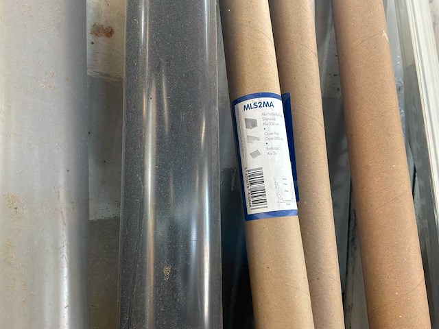 Diverse aannemersmaterialen - afbeelding 5 van  7