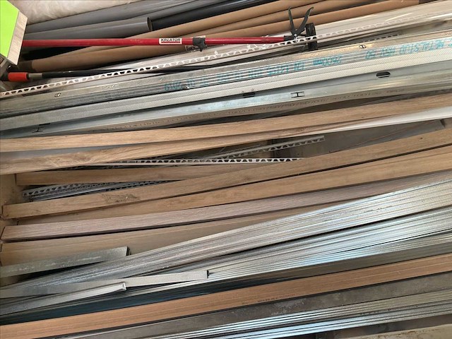Diverse aannemersmaterialen - afbeelding 7 van  7