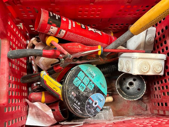 Diverse aannemersmaterialen - afbeelding 17 van  32