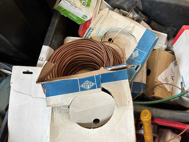 Diverse aannemersmaterialen - afbeelding 24 van  32