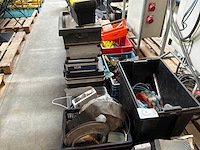 Diverse aannemersmaterialen - afbeelding 1 van  30