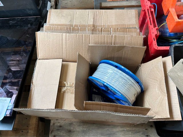Diverse aannemersmaterialen - afbeelding 20 van  30