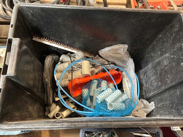Diverse aannemersmaterialen - afbeelding 23 van  30