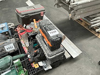 Diverse aannemersmaterialen - afbeelding 1 van  13