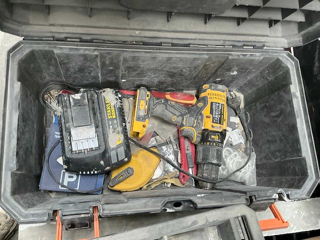 Diverse aannemersmaterialen - afbeelding 13 van  13