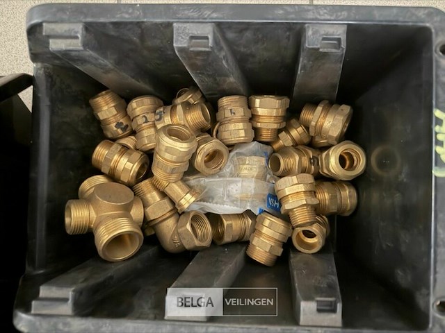 Diverse aansluitingen sanitair - afbeelding 2 van  2