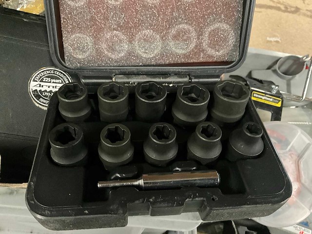 Diverse accessoires en handgereedschap - afbeelding 22 van  22