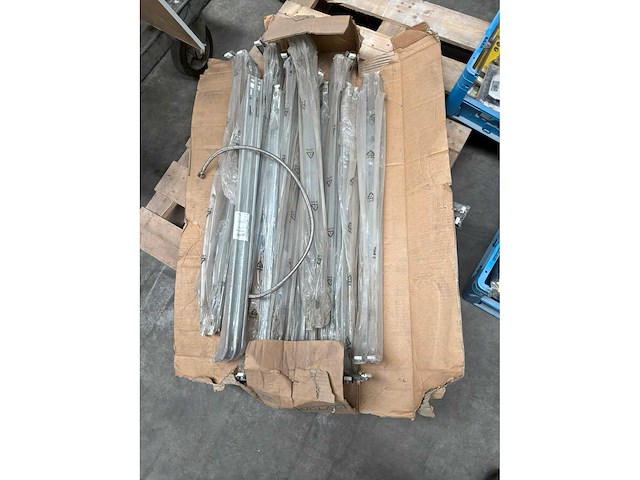 Diverse accessoires voor deuren en kasten - afbeelding 3 van  11