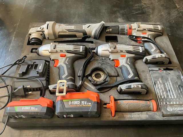 Diverse accugereedschappen - afbeelding 2 van  3