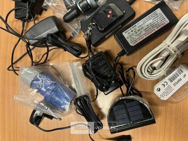 Diverse adapters & divers - afbeelding 5 van  6