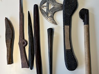 Diverse afrikaanse wapens - afbeelding 1 van  3