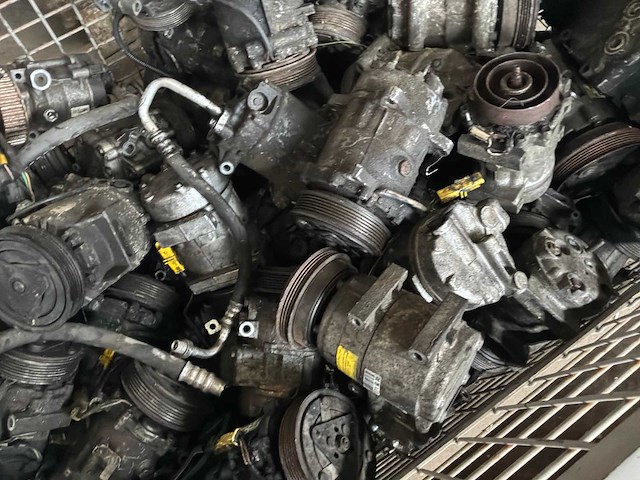 Diverse aircopompen - afbeelding 4 van  8