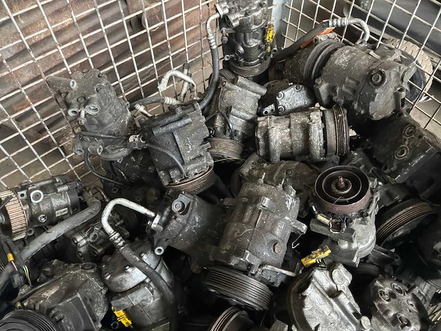 Diverse aircopompen - afbeelding 5 van  8