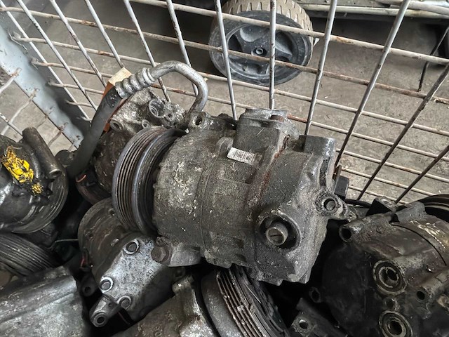 Diverse aircopompen - afbeelding 6 van  8