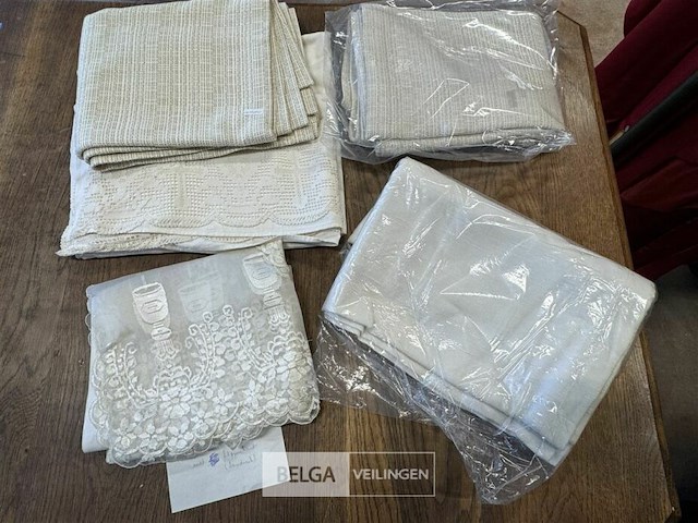Diverse altaarkleden - afbeelding 1 van  4