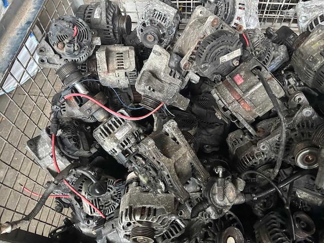 Diverse alternators - afbeelding 1 van  6