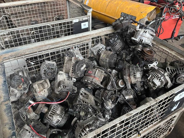 Diverse alternators - afbeelding 1 van  6