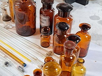 Diverse apotheek, scheikunde - afbeelding 3 van  4