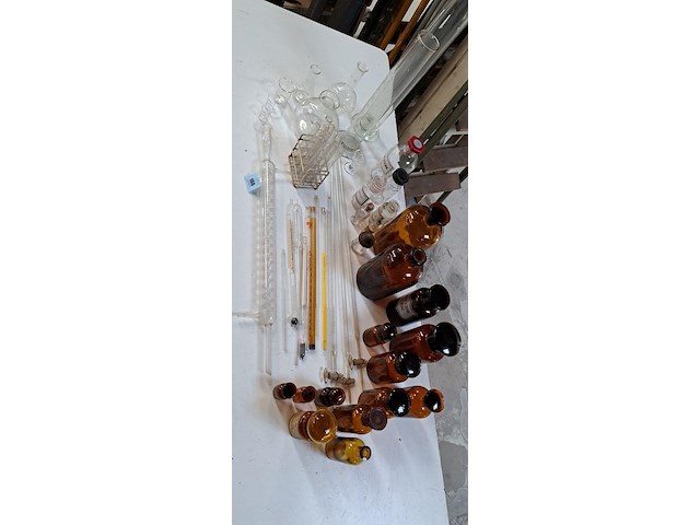 Diverse apotheek, scheikunde - afbeelding 4 van  4