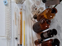 Diverse apotheek, scheikunde - afbeelding 4 van  4