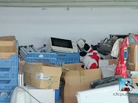 Diverse apparatuur en huishoudelijke apparaten - afbeelding 2 van  4