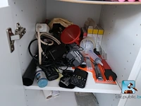 Diverse apparatuur en producten - afbeelding 4 van  4