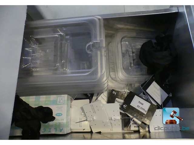 Diverse apparatuur en verbruiksartikelen voor de horeca - afbeelding 9 van  10