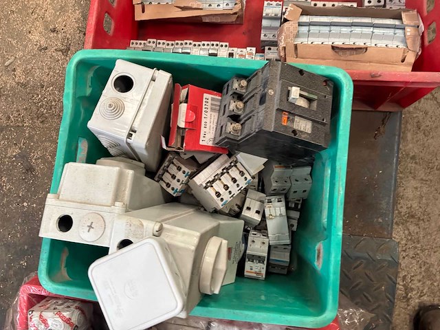 Diverse artikelen voor elektriciteit - afbeelding 9 van  12