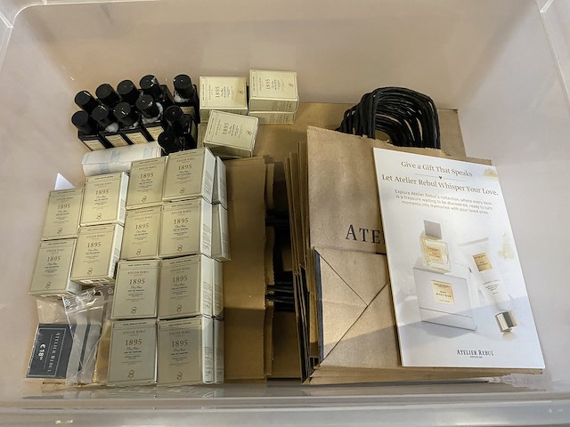 Diverse "atelier rebul" doosjes met stalen + zakken - afbeelding 1 van  4