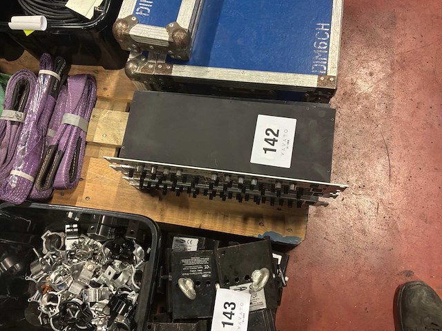 Diverse audio apparatuur - afbeelding 5 van  10